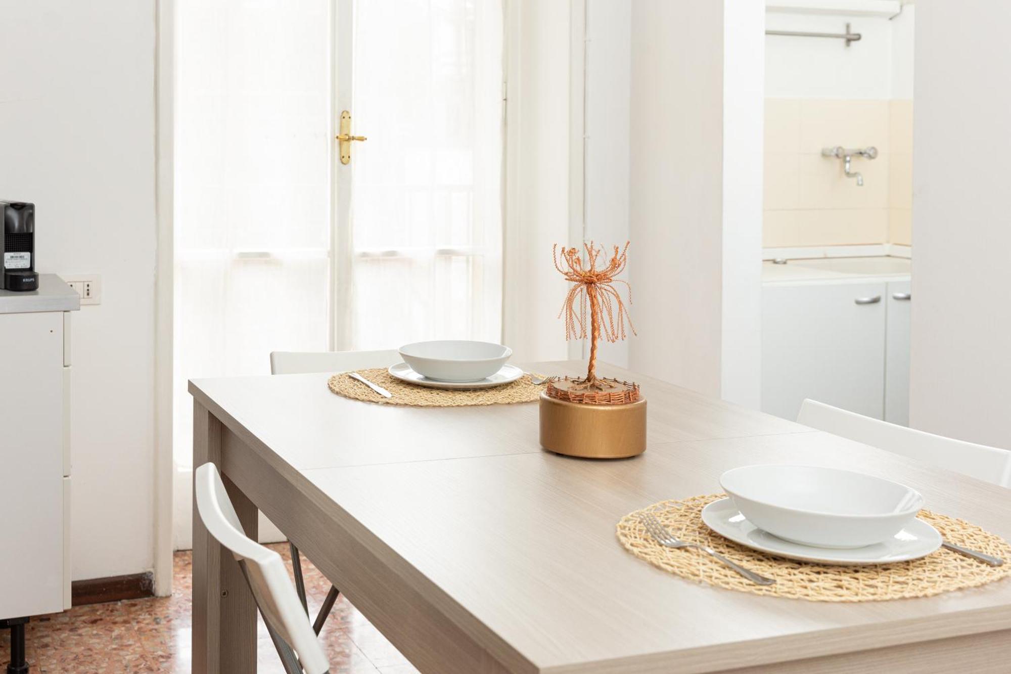 Picasso - Spacious Exclusive Apartment ミラノ エクステリア 写真