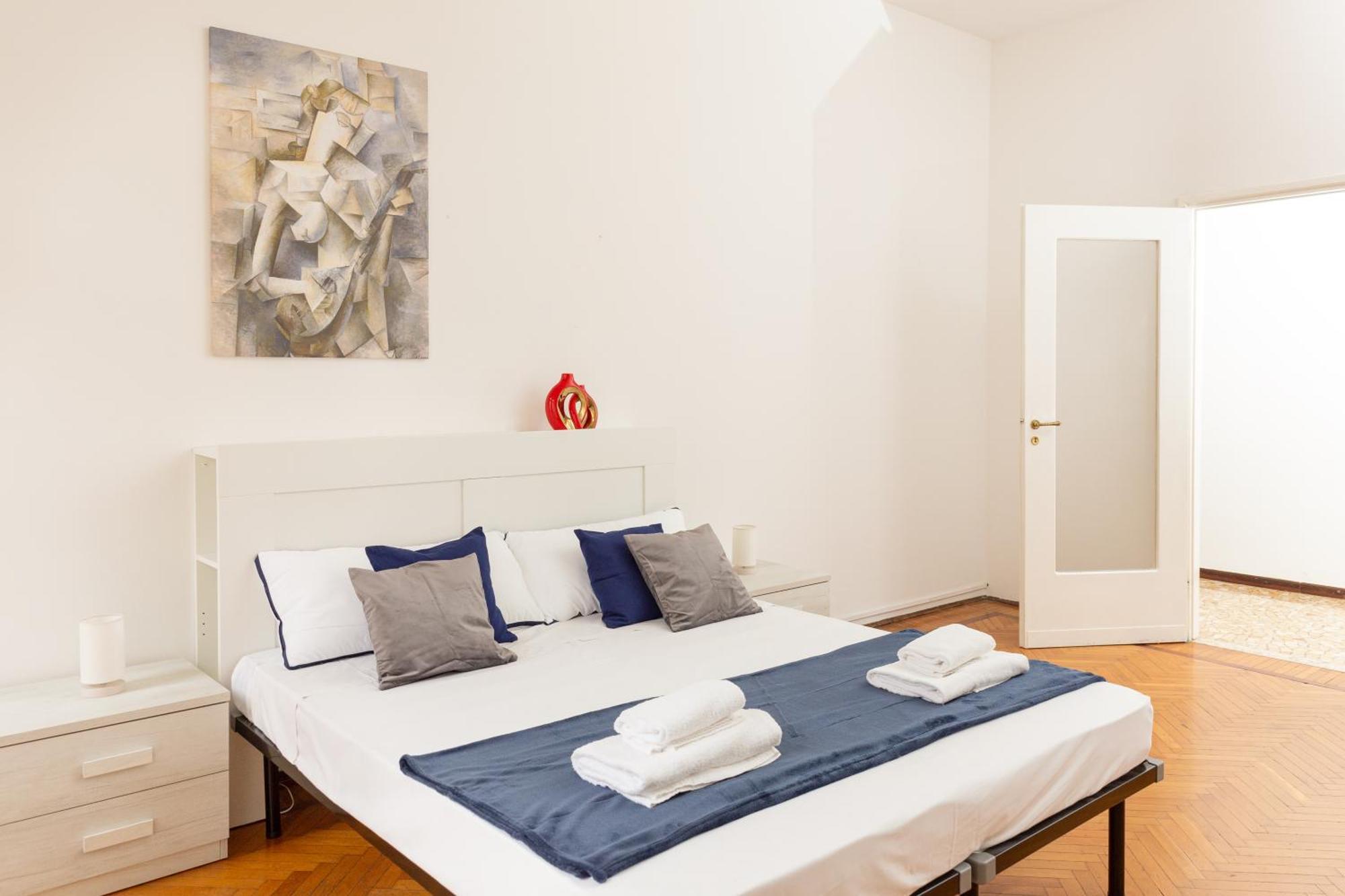 Picasso - Spacious Exclusive Apartment ミラノ エクステリア 写真